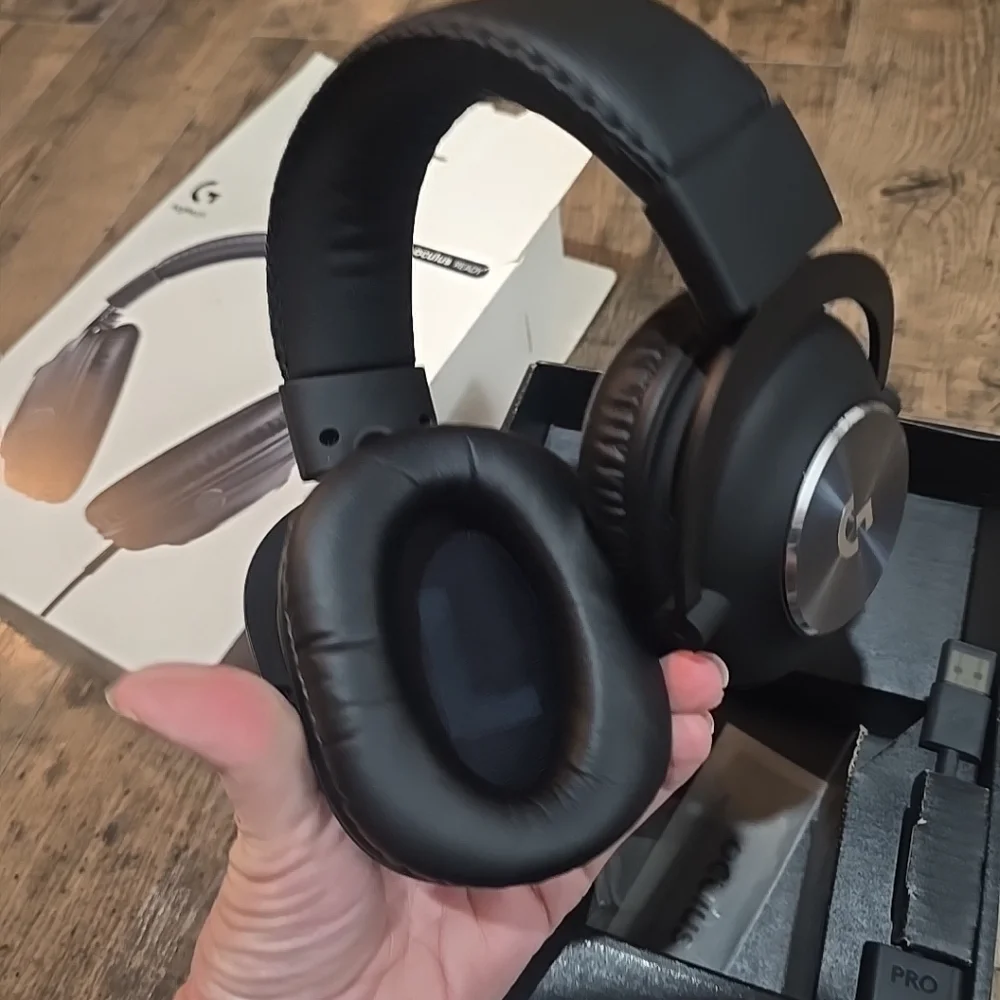 Logitech pro headphones for Oculus quest 2